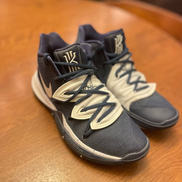 Nike basketball. Kyrie Irving basketball shoes, navy and white, only worn once. - Picture 1 of 4